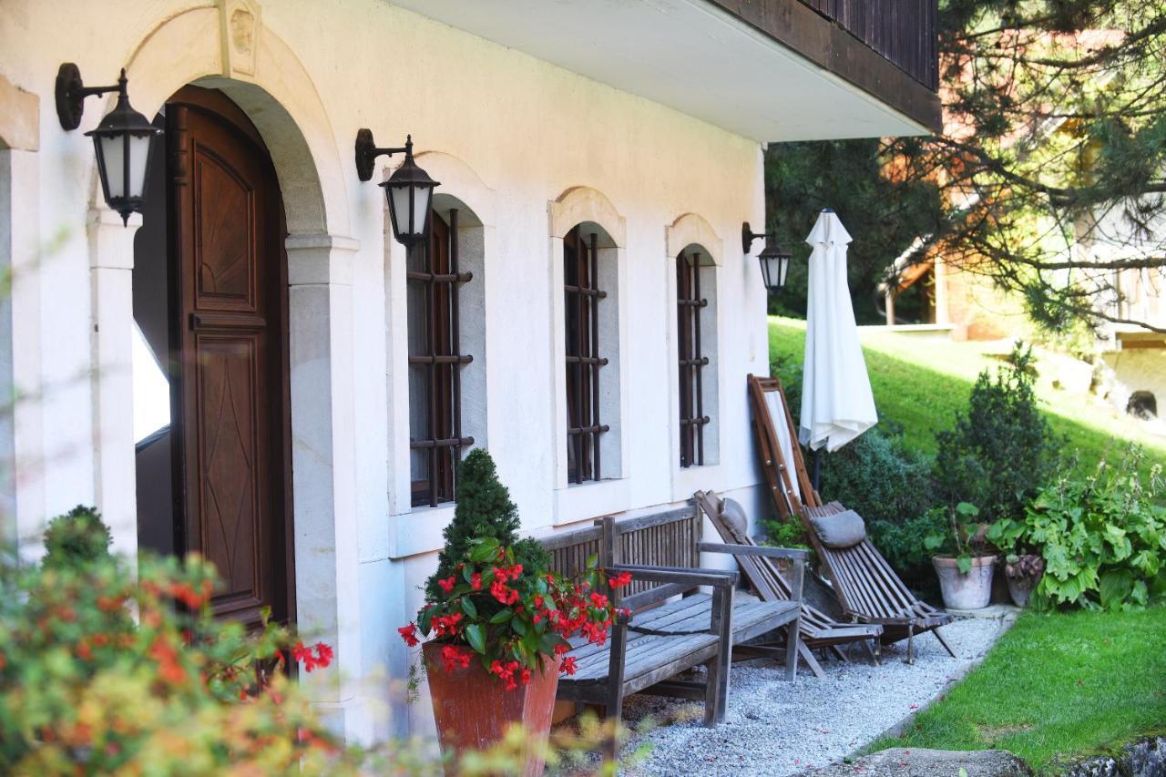 Domacija Seruga Countryside Hotel 新梅斯托 外观 照片