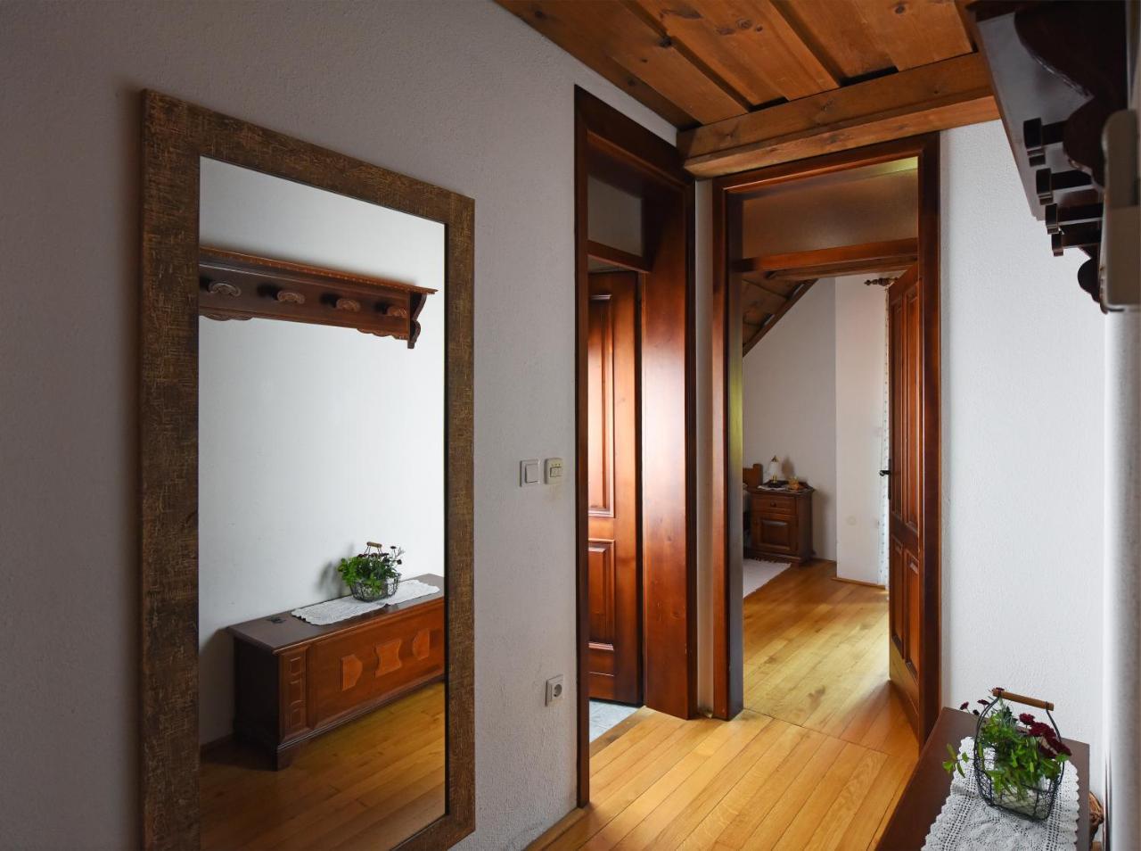 Domacija Seruga Countryside Hotel 新梅斯托 外观 照片