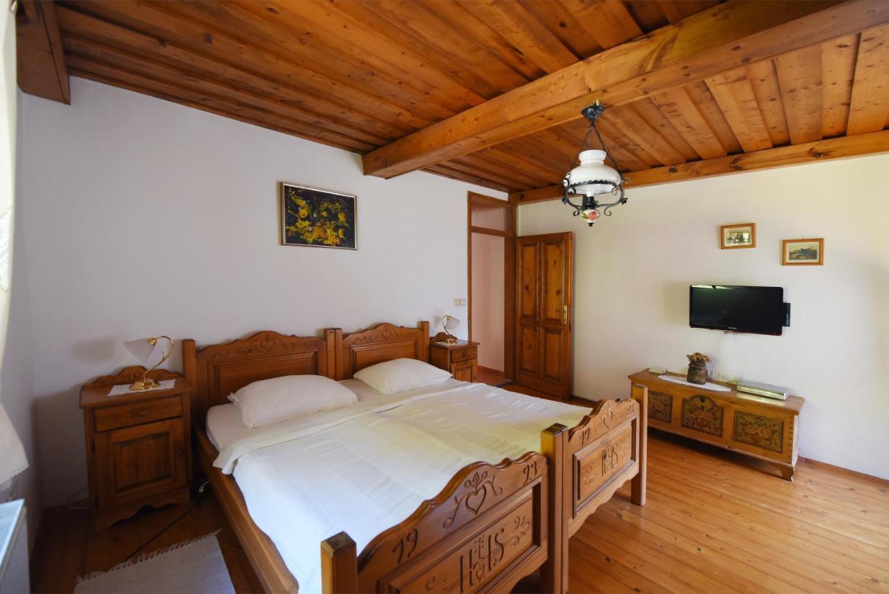 Domacija Seruga Countryside Hotel 新梅斯托 外观 照片
