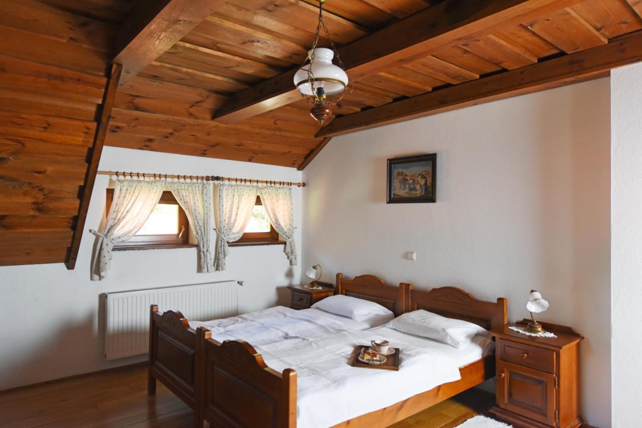 Domacija Seruga Countryside Hotel 新梅斯托 外观 照片